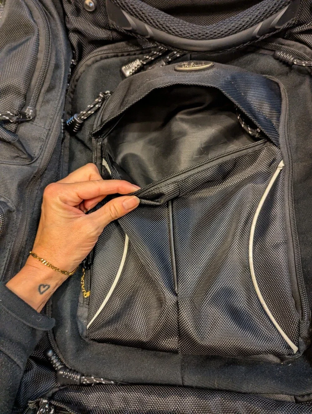 Vtg Bass Black Rolling Backpack Padded Straps Lots Of Pockets Room Travel Bag